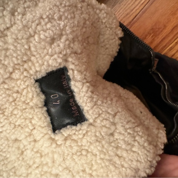 MONCLER JANIS BLACK WHITE WINTER FUR BOOTS IN SIZE 40 US 9 NO BOX - Picture 6 of 6